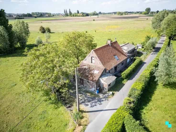 Huis Te Koop Landelijk gelegen 880m2 Renovatie of Afbraak