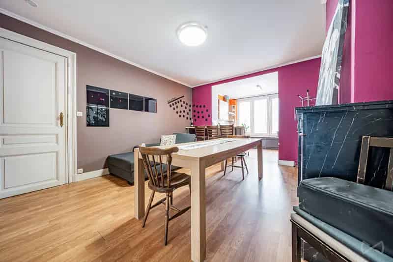 Huis met acht slaapkamers in Schaerbeek