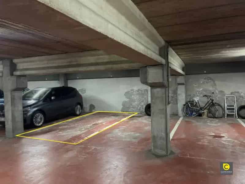 Autostaanplaats in centrum Mortsel