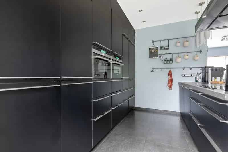 Instapklare woning met 3 slaapkamers, 2 badkamers, tuin en garage!