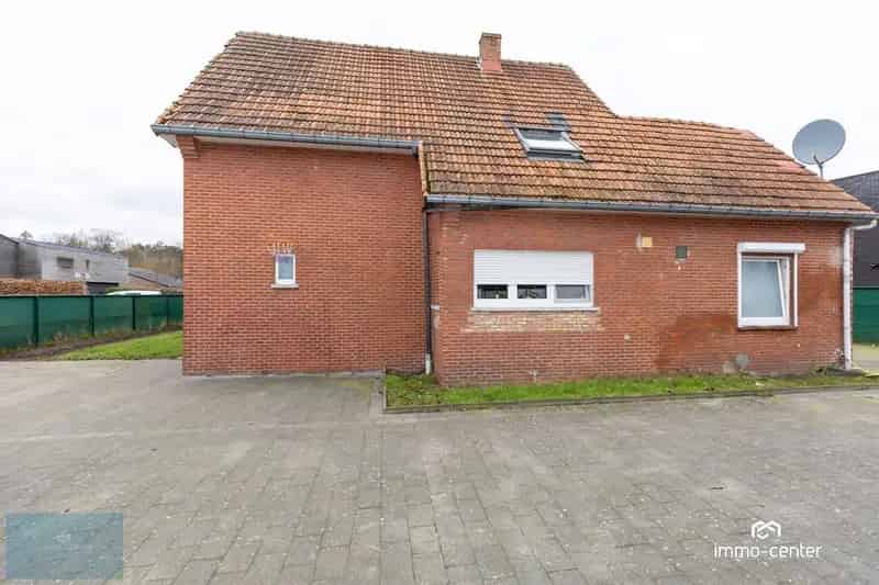 Ruime open bebouwing met westgerichte tuin in Genk