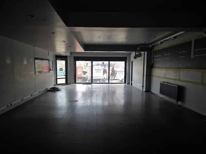 Handelszaak op toplocatie met paring in Maasmechelen