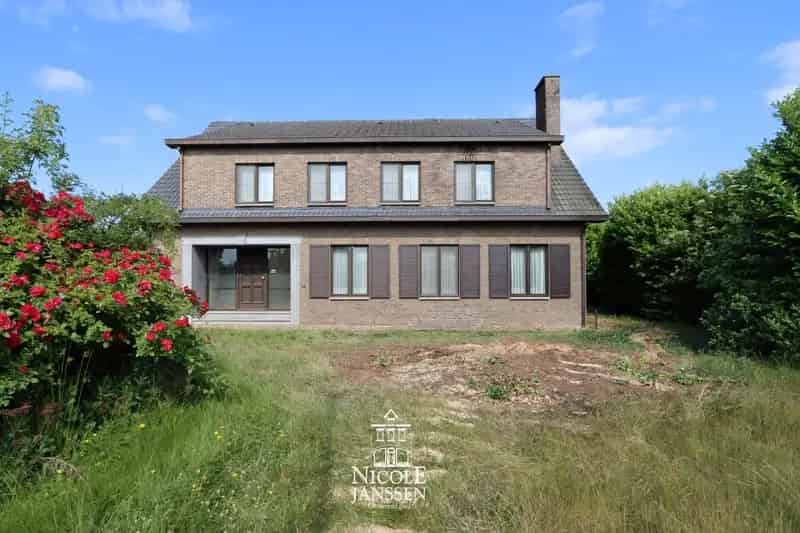 Ruim ingedeelde gezinswoning met studio