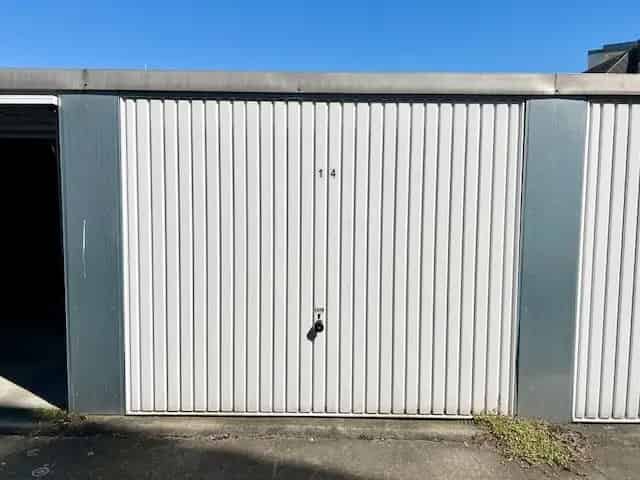 CENTRUM GENT, RUIME AFGESLOTEN GARAGE