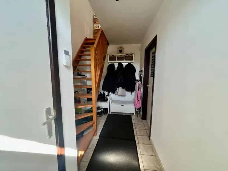 HALFOPEN BEBOUWING MET DRIE SLAAPKAMERS EN GARAGE TE WONDELGEM