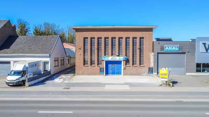 Een uitstekend gelegen geheel van KMO-units / werkplaatsen