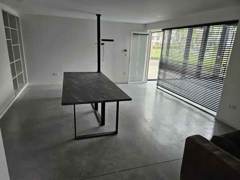KMO-Unit te huur in Genk (hal, bureel & toonzaal)