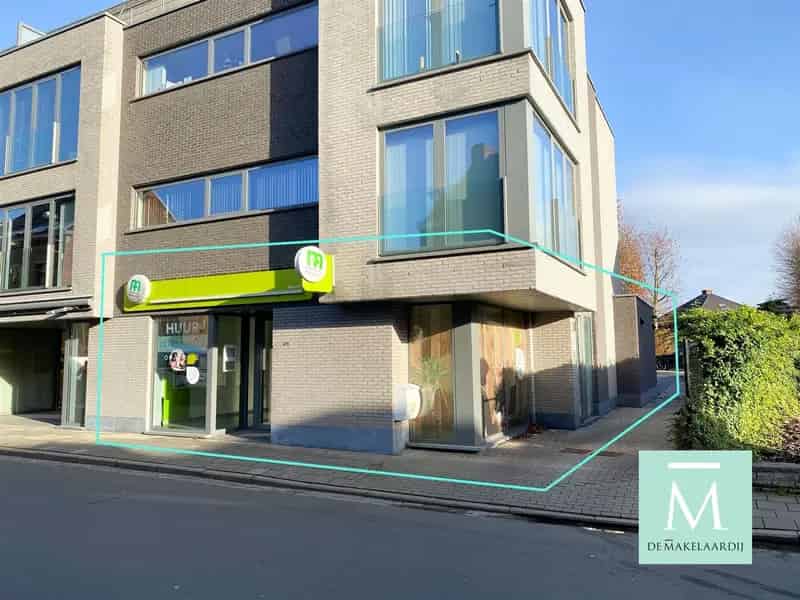 Uitstekend gelegen kantoor/handelspand in het centrum van St-Katelijne-Waver