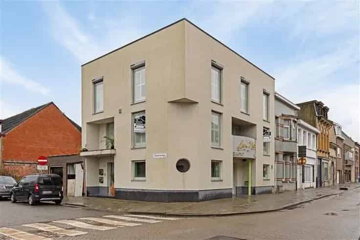Huis Te Koop Hoboken: Gerenoveerd Handelspand 3 Slaapkamers