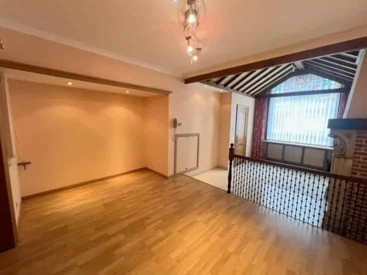 Huis Te Koop: Charmante Gevel en Bijzondere Inrichting