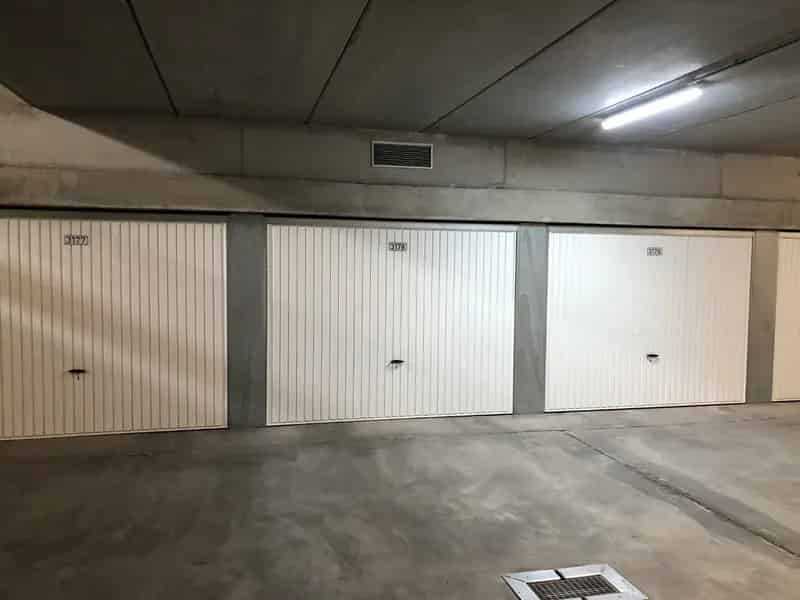 Ruime garagebox op een absolute topligging te Duinbergen