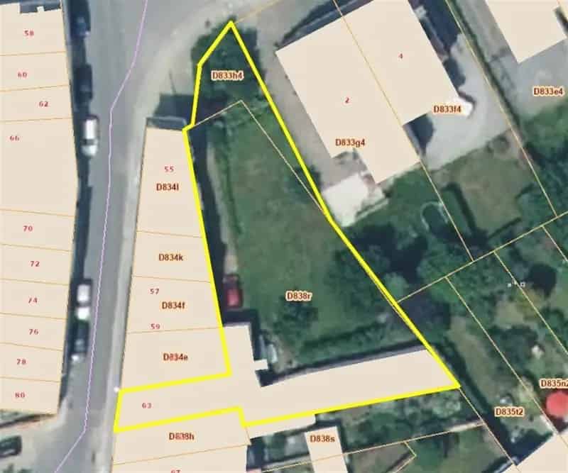 centraal gelegen renovatiewoning met grote tuin en verder potentieel