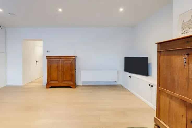 Appartementenblok Te Koop Beloeil: 2 Gerenoveerde Appartementen