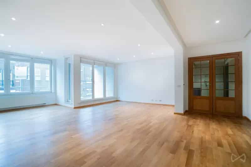 Appartement met drie slaapkamers in Ixelles