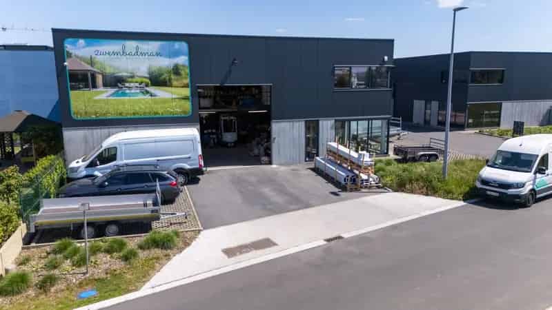 MAGAZIJN MET BURELEN/ SHOWROOM