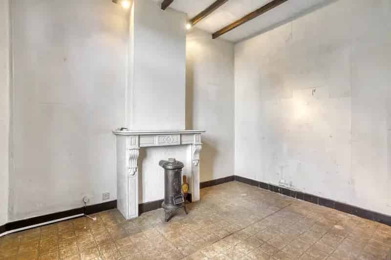 Te Renoveren Gesloten Bebouwing Met 4 Slaapkamers & Garage