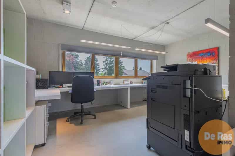 Kantoorgebouw met Magazijn Nieuwkerken