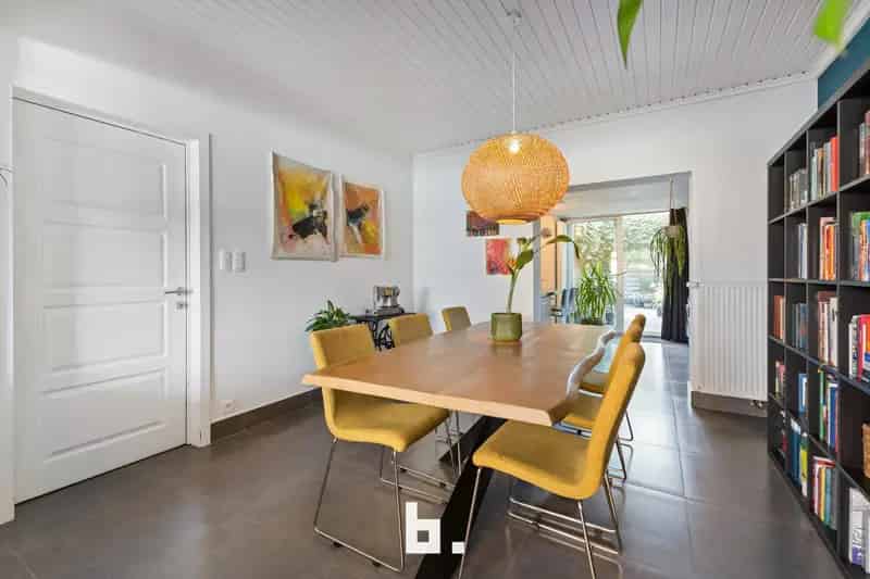 Huis te huur Roeselare: Instapklare woning met tuin en zonnepanelen
