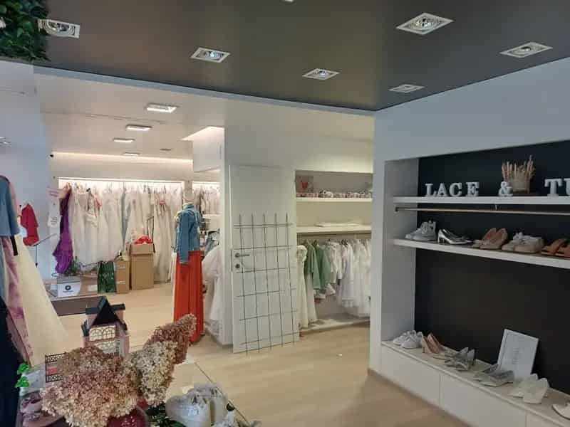 Instapklare handelsruimte midden in Neer(Pelt) centrum
