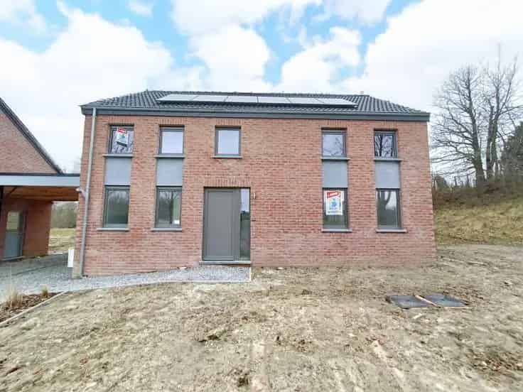 Gezinswoning 157m2 3 slaapkamers Carport Terras PEB A