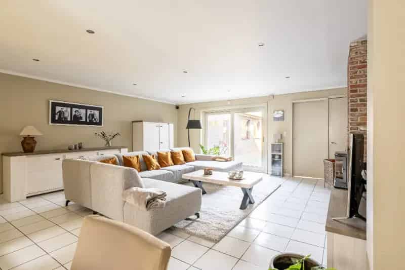 Huis te huur Wevelgem: Instapklare woning met garage en tuin