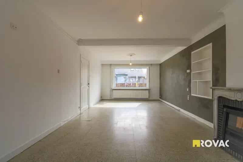Alleenstaande woning met garage!