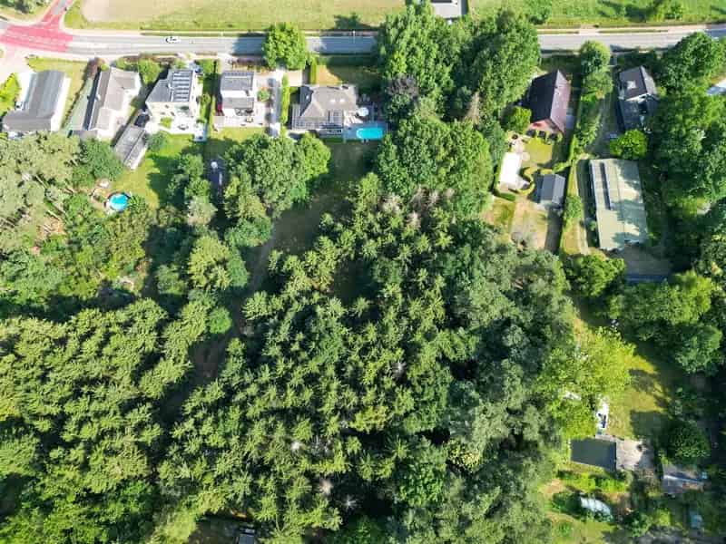bouwgrond + achterliggend bos, samen 1.590m²