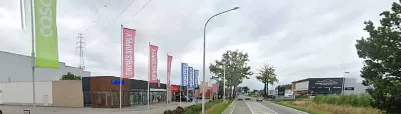 MODERN COMMERCIEEL PAND INCL. 6 parkings NABIJ LIDL, ALDI, MCDO