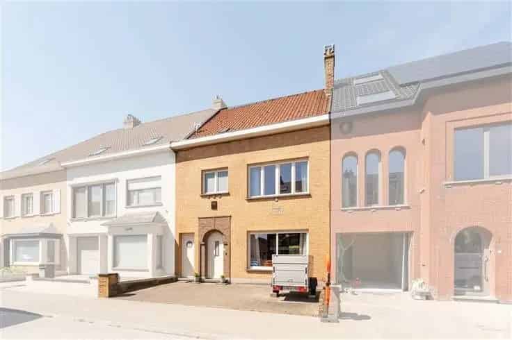 Rijwoning te koop Nieuwpoort 3 slaapkamers diepe tuin
