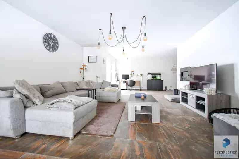 | IN OPTIE - COMPROMIS IN OPMAAK | RUIME LICHTRIJKE WONING met 4 SLPK,  GROTE DUBBELE GARAGE en ZONNEPANELEN
