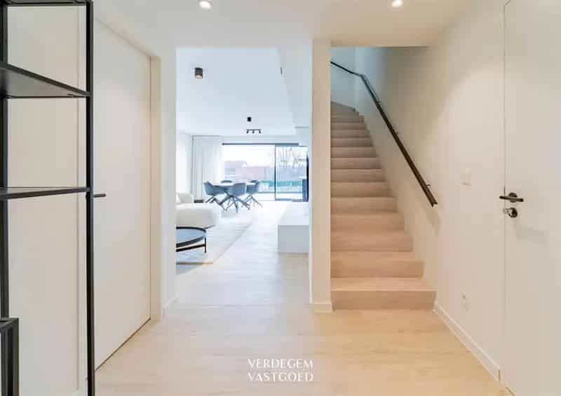 Appartement te koop in Oosteeklo