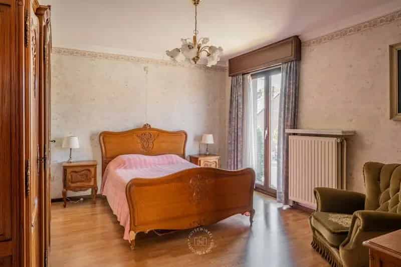 Woning met afzonderlijk magazijn/atelier van ca. 140 m²