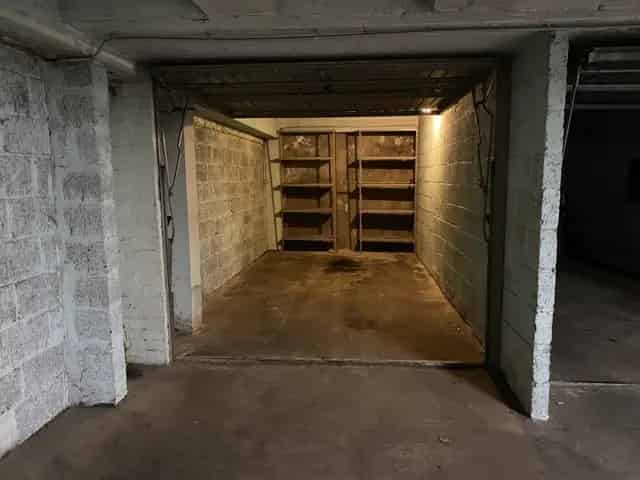 Parkeerplaats Te Huur , Elsene, Brussel Hoofdstad