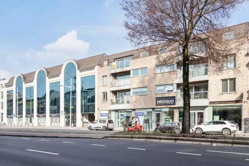 Kantoor van 490m² met parking op een TOPlocatie in centrum Eeklo!