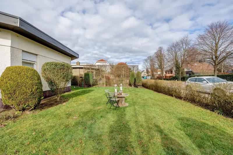 Modernistische en gelijkvloerse woning