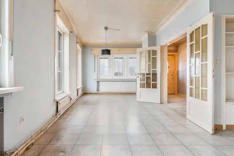 Te renoveren woning inclusief loods te Zichen