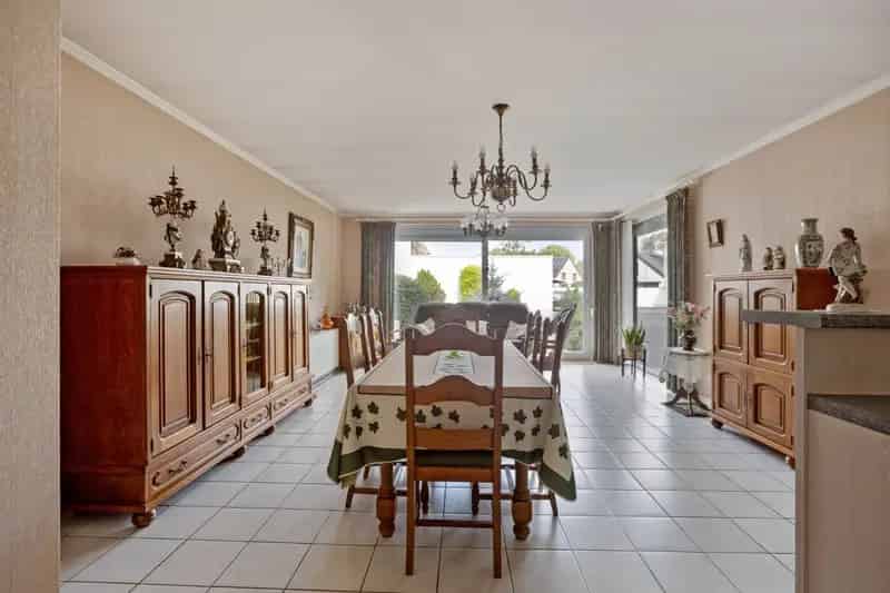 Appartement te koop Wevelgem: Lichtrijk gelijkvloers met tuin en garage