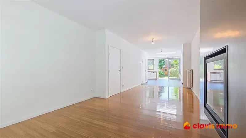 Volledig gerenoveerde woning met tuin