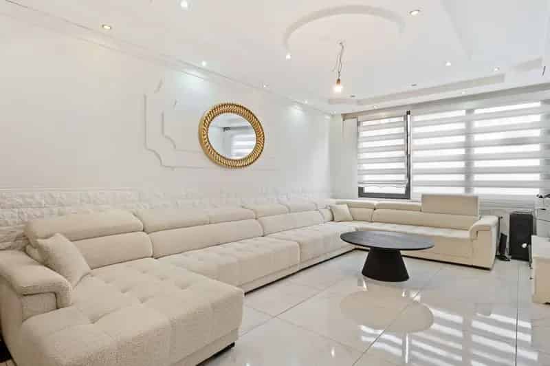 Deels gerenoveerde woning met 4 slaapkamers op centrale locatie!