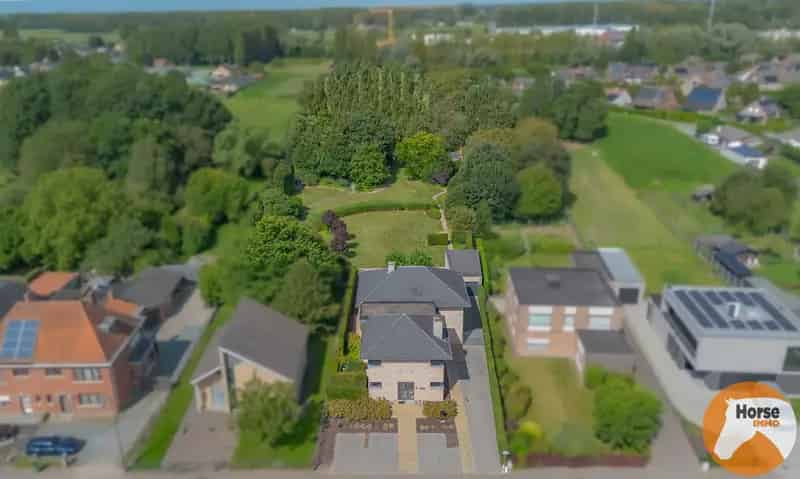 GIJZEGEM - Ruime woning met praktijkruimte