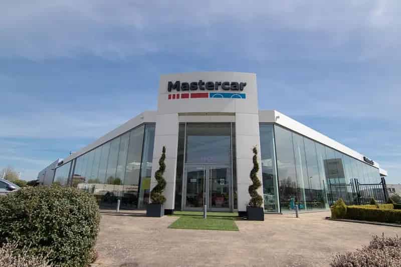 EXCLUSIEVE SHOWROOM EN WERKPLAATS