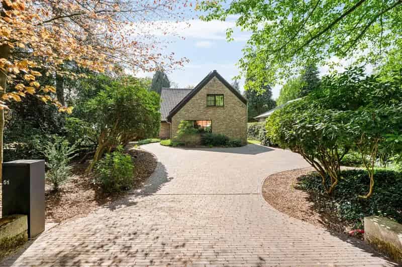 Prachtig gerenoveerde woning op zeer rustige locatie