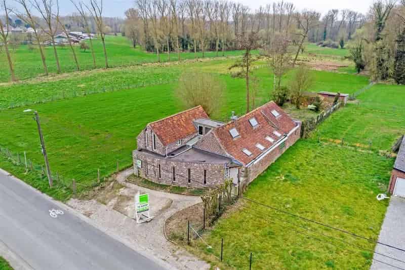 Renovatieproject in prachtige groene omgeving !