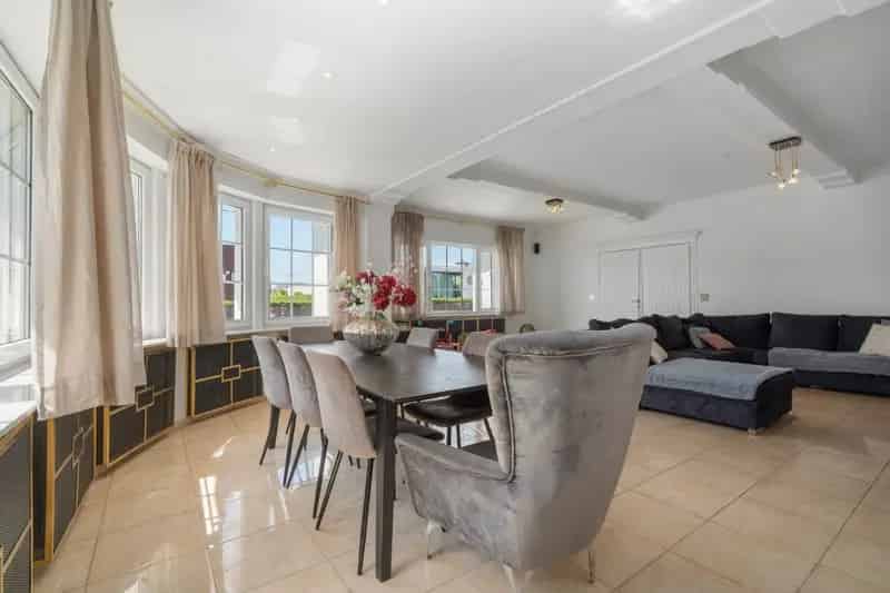 Stijlvolle villa met 5 slaapkamers op mooi perceel van 1325m²