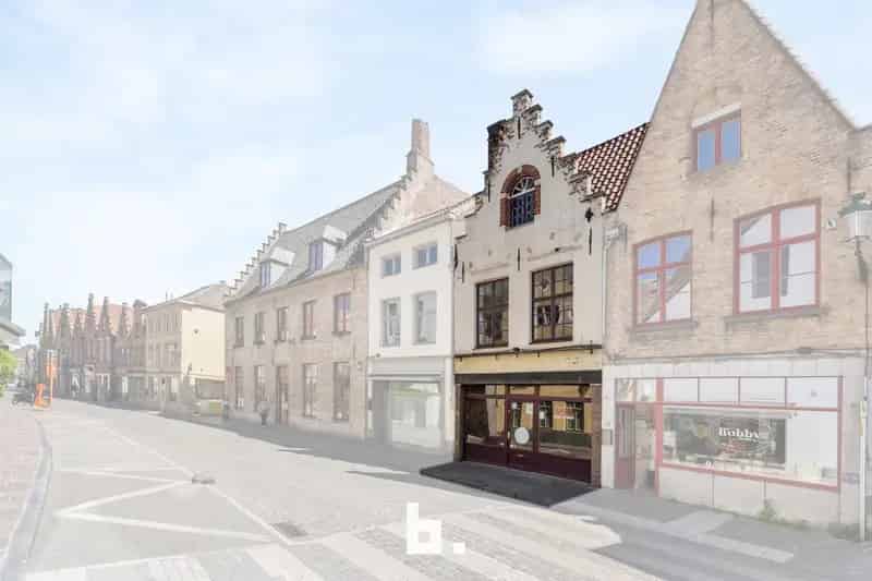 Huis te koop Brugge: Casco Café met Instapklare Woonst