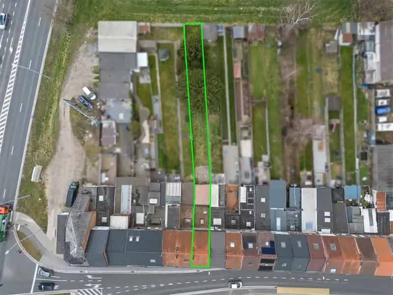 TE RENOVEREN RIJWONING VLAKBIJ HET CENTRUM VAN SINT-TRUIDEN