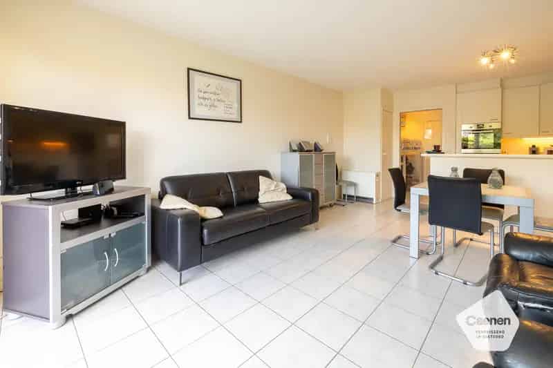 Appartement te huur: Ruime studio nabij strand