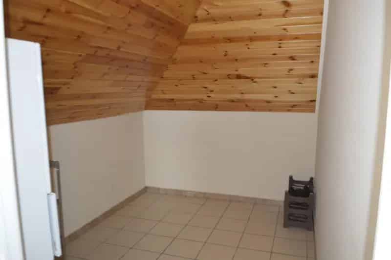 SMETLEDE - Centraal gelegen dakappartement.