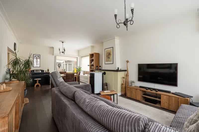 Instapklare woning te Rijkevorsel met tuin en carport