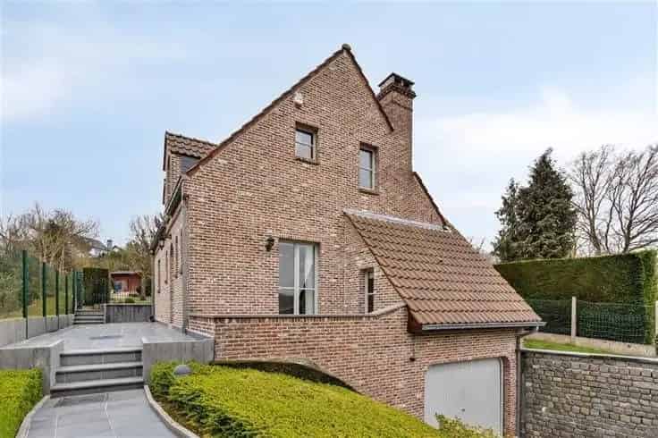 Villa Te Koop Sint-Genesius-Rode: Gezinswoning met Tuin en Garage